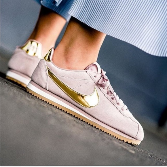 nike cortez gold swoosh